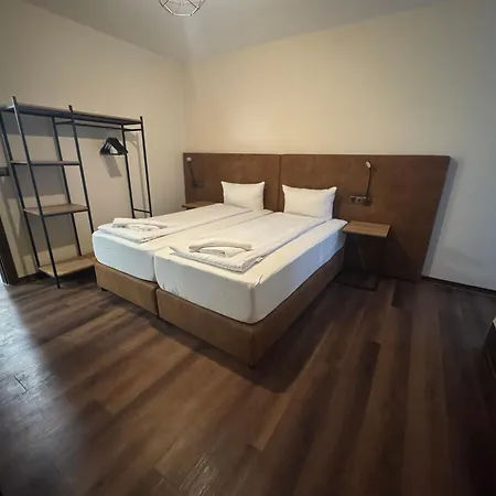 Hotel Capitol Zentrum - 24h -