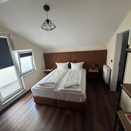 Capitol Zentrum - 24h - فندق فريدريشسهافن