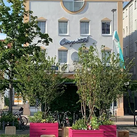 Hotel Capitol Zentrum - 24h -