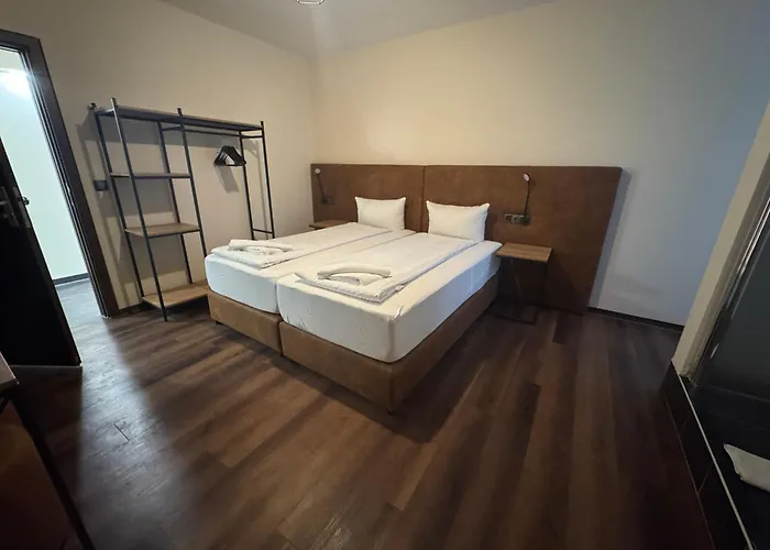 Hotel Capitol Zentrum - 24h -